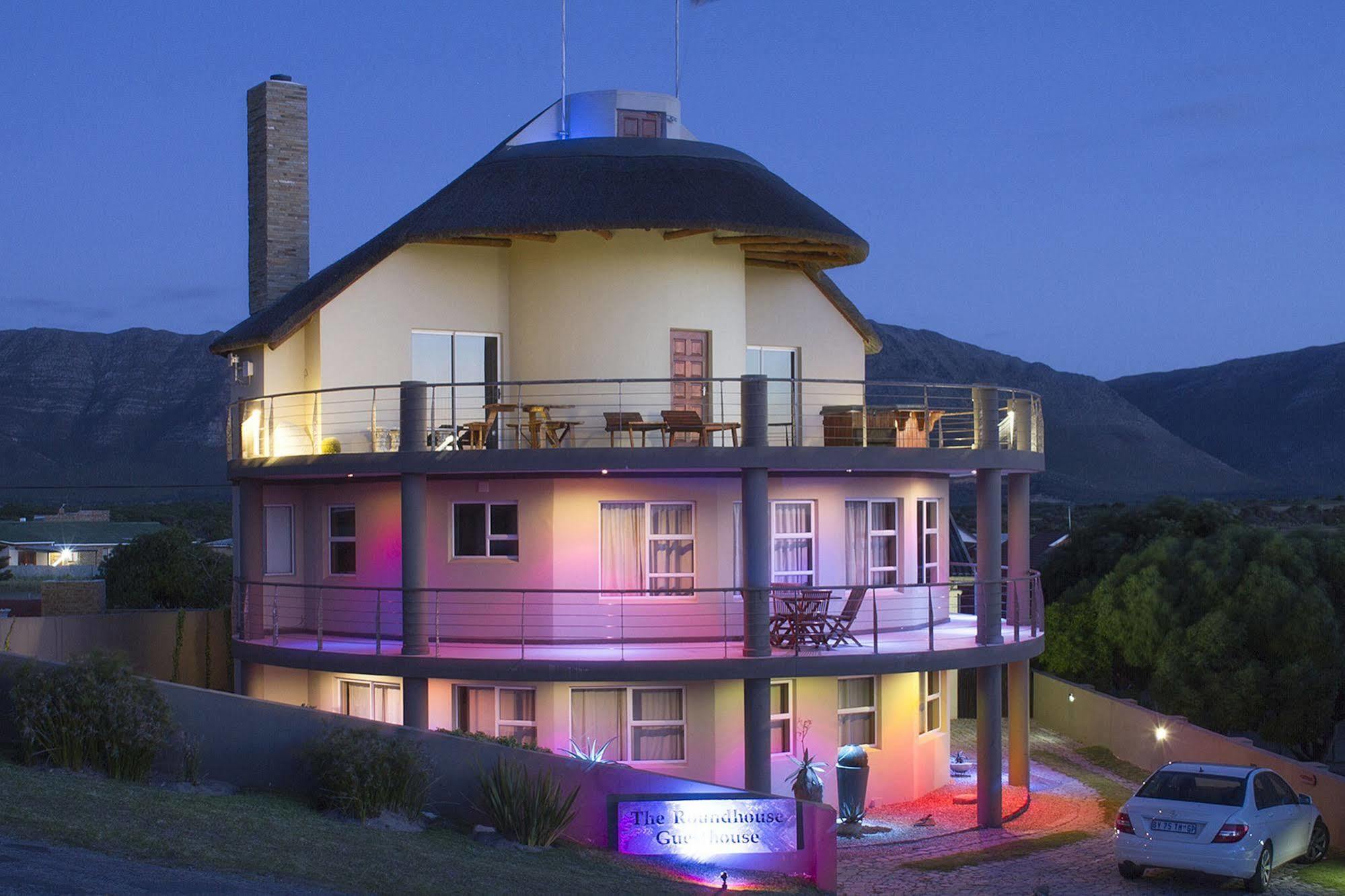 The Roundhouse Guesthouse De Kelders Ngoại thất bức ảnh