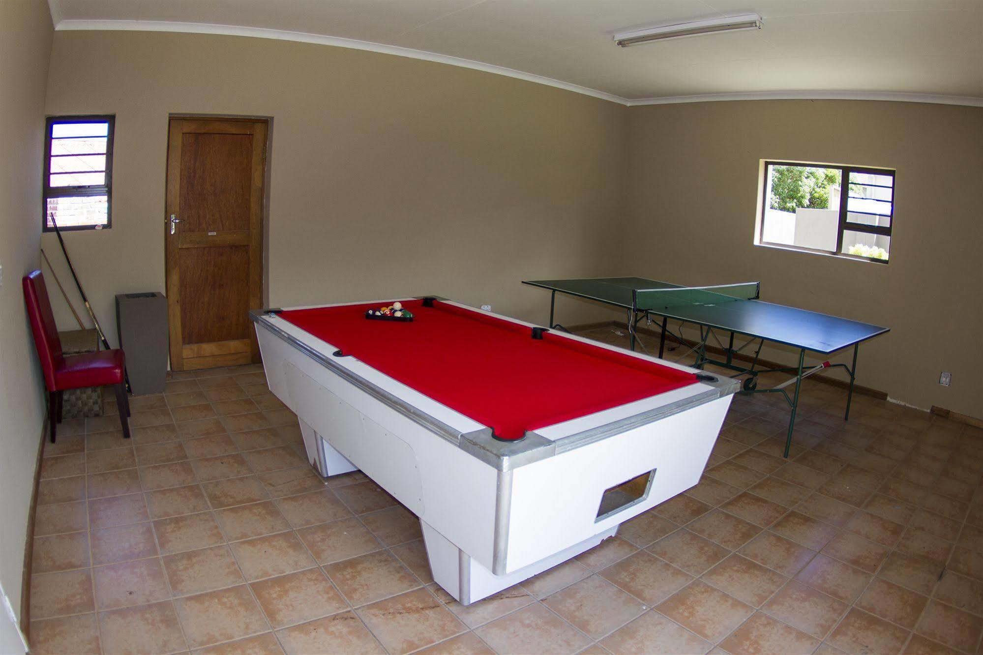 The Roundhouse Guesthouse De Kelders Ngoại thất bức ảnh