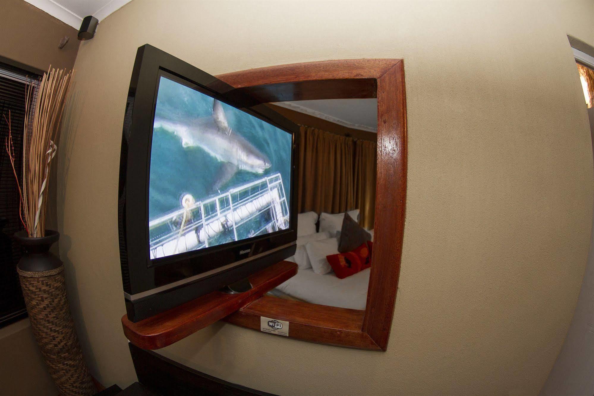 The Roundhouse Guesthouse De Kelders Ngoại thất bức ảnh