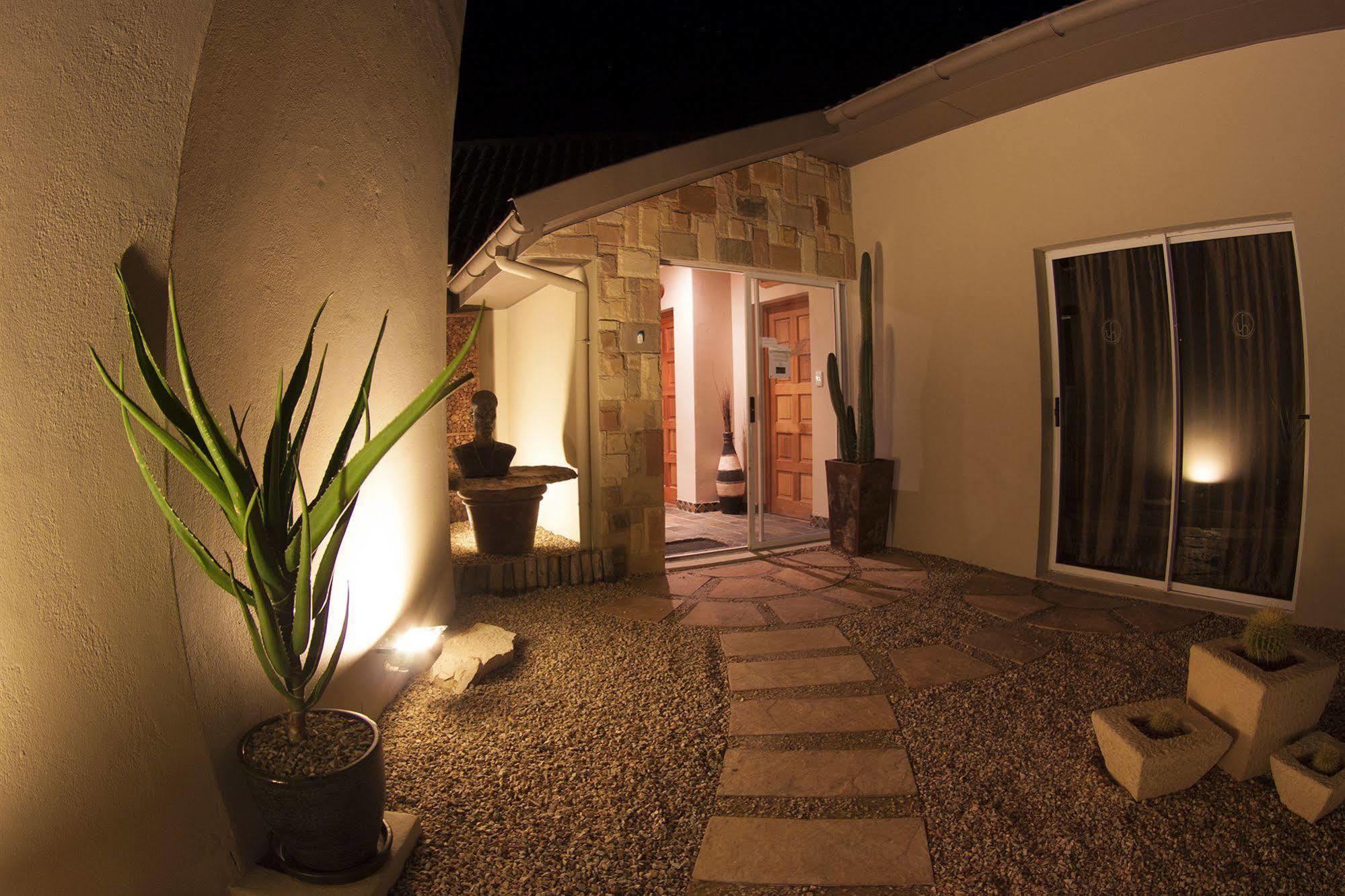 The Roundhouse Guesthouse De Kelders Ngoại thất bức ảnh